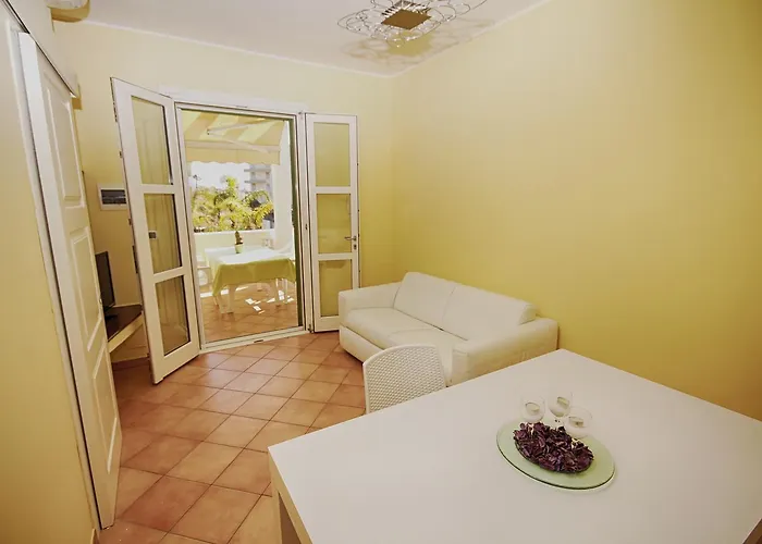 Semesterbostad Baia Villa1